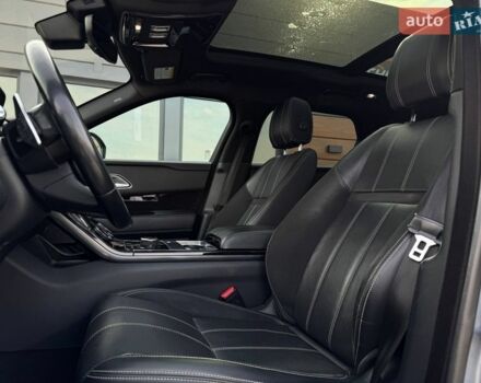 Серый Ленд Ровер Рендж Ровер Велар, объемом двигателя 3 л и пробегом 242 тыс. км за 25999 $, фото 40 на Automoto.ua