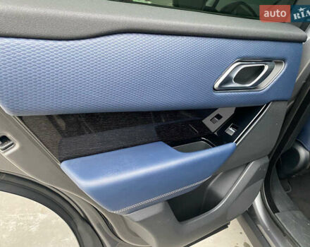 Сірий Ленд Ровер Рендж Ровер Велар, об'ємом двигуна 2 л та пробігом 103 тис. км за 35300 $, фото 15 на Automoto.ua