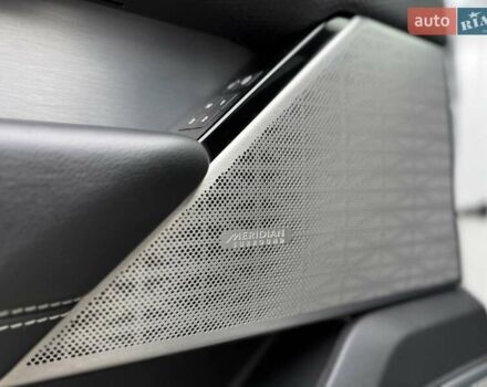 Серый Ленд Ровер Рендж Ровер Велар, объемом двигателя 2 л и пробегом 130 тыс. км за 34650 $, фото 27 на Automoto.ua