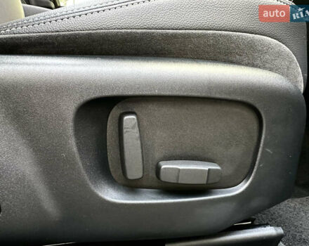 Сірий Ленд Ровер Рендж Ровер Велар, об'ємом двигуна 2 л та пробігом 174 тис. км за 34800 $, фото 48 на Automoto.ua