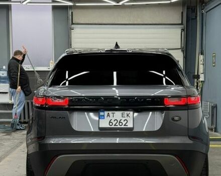 Серый Ленд Ровер Рендж Ровер Велар, объемом двигателя 2 л и пробегом 101 тыс. км за 39999 $, фото 5 на Automoto.ua