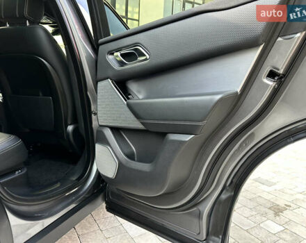 Сірий Ленд Ровер Рендж Ровер Велар, об'ємом двигуна 2 л та пробігом 174 тис. км за 34800 $, фото 45 на Automoto.ua