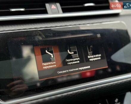 Серый Ленд Ровер Рендж Ровер Велар, объемом двигателя 2 л и пробегом 130 тыс. км за 34650 $, фото 40 на Automoto.ua