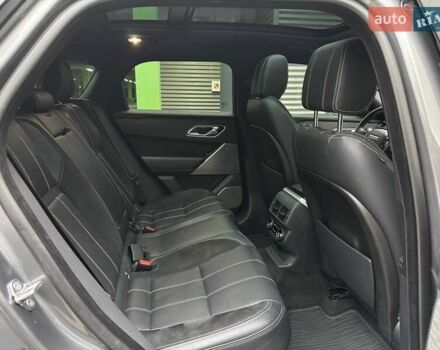 Серый Ленд Ровер Рендж Ровер Велар, объемом двигателя 2 л и пробегом 155 тыс. км за 34990 $, фото 8 на Automoto.ua