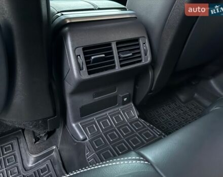 Серый Ленд Ровер Рендж Ровер Велар, объемом двигателя 2 л и пробегом 69 тыс. км за 40500 $, фото 21 на Automoto.ua