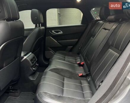 Серый Ленд Ровер Рендж Ровер Велар, объемом двигателя 2 л и пробегом 155 тыс. км за 34990 $, фото 7 на Automoto.ua