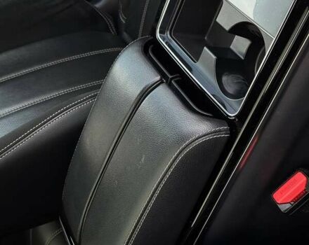 Серый Ленд Ровер Рендж Ровер Велар, объемом двигателя 3 л и пробегом 242 тыс. км за 25999 $, фото 87 на Automoto.ua