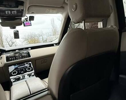 Серый Ленд Ровер Рендж Ровер Велар, объемом двигателя 2 л и пробегом 102 тыс. км за 37500 $, фото 65 на Automoto.ua