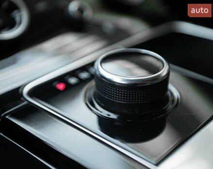 Сірий Ленд Ровер Рендж Ровер Велар, об'ємом двигуна 2 л та пробігом 49 тис. км за 39900 $, фото 39 на Automoto.ua