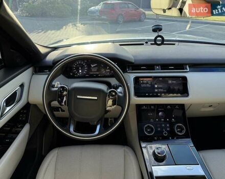 Серый Ленд Ровер Рендж Ровер Велар, объемом двигателя 2 л и пробегом 130 тыс. км за 35500 $, фото 3 на Automoto.ua