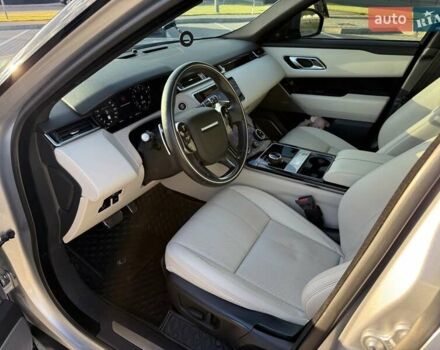 Серый Ленд Ровер Рендж Ровер Велар, объемом двигателя 2 л и пробегом 130 тыс. км за 35500 $, фото 24 на Automoto.ua