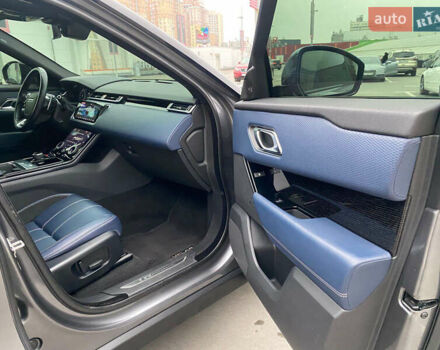 Сірий Ленд Ровер Рендж Ровер Велар, об'ємом двигуна 2 л та пробігом 103 тис. км за 35300 $, фото 19 на Automoto.ua
