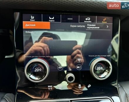 Серый Ленд Ровер Рендж Ровер Велар, объемом двигателя 2 л и пробегом 174 тыс. км за 33990 $, фото 51 на Automoto.ua