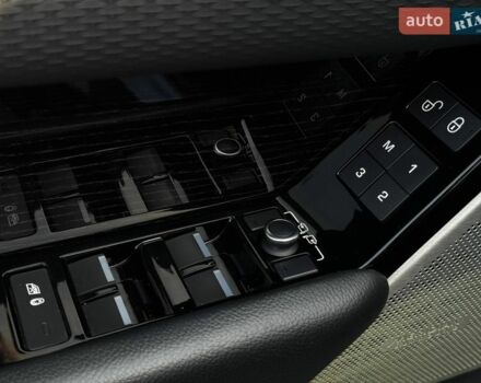 Серый Ленд Ровер Рендж Ровер Велар, объемом двигателя 3 л и пробегом 242 тыс. км за 25999 $, фото 34 на Automoto.ua