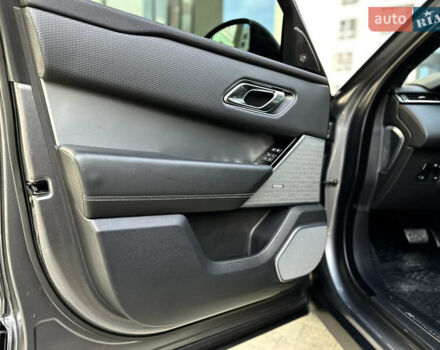 Сірий Ленд Ровер Рендж Ровер Велар, об'ємом двигуна 2 л та пробігом 174 тис. км за 34800 $, фото 17 на Automoto.ua