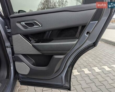 Серый Ленд Ровер Рендж Ровер Велар, объемом двигателя 3 л и пробегом 242 тыс. км за 29999 $, фото 42 на Automoto.ua