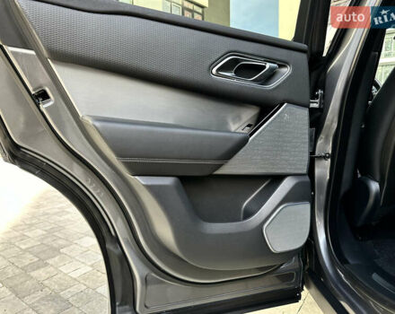 Сірий Ленд Ровер Рендж Ровер Велар, об'ємом двигуна 2 л та пробігом 174 тис. км за 34800 $, фото 42 на Automoto.ua