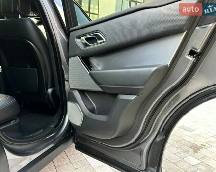 Серый Ленд Ровер Рендж Ровер Велар, объемом двигателя 2 л и пробегом 174 тыс. км за 33990 $, фото 21 на Automoto.ua