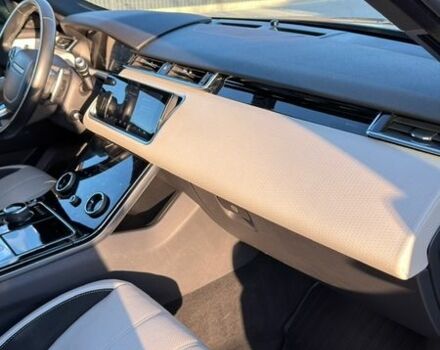 Серый Ленд Ровер Рендж Ровер Велар, объемом двигателя 2 л и пробегом 98 тыс. км за 41500 $, фото 10 на Automoto.ua