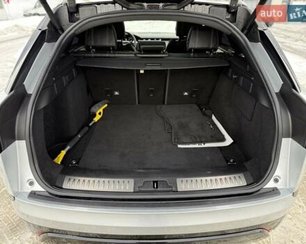 Сірий Ленд Ровер Рендж Ровер Велар, об'ємом двигуна 2 л та пробігом 130 тис. км за 34650 $, фото 11 на Automoto.ua