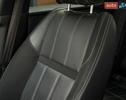 Серый Ленд Ровер Рендж Ровер Велар, объемом двигателя 3 л и пробегом 242 тыс. км за 25999 $, фото 46 на Automoto.ua