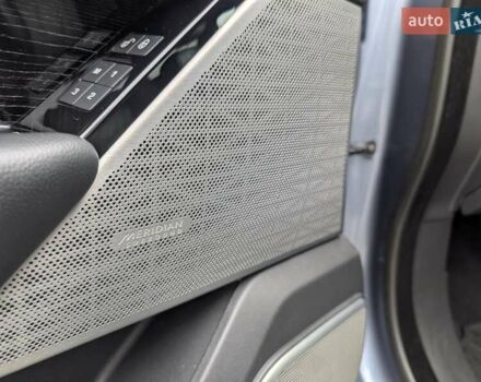 Серый Ленд Ровер Рендж Ровер Велар, объемом двигателя 3 л и пробегом 242 тыс. км за 29999 $, фото 32 на Automoto.ua