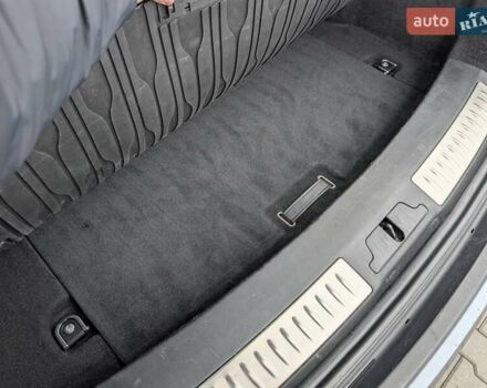 Серый Ленд Ровер Рендж Ровер Велар, объемом двигателя 3 л и пробегом 242 тыс. км за 29999 $, фото 46 на Automoto.ua
