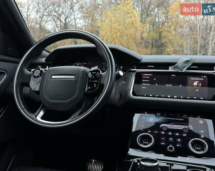 Серый Ленд Ровер Рендж Ровер Велар, объемом двигателя 3 л и пробегом 102 тыс. км за 38000 $, фото 35 на Automoto.ua