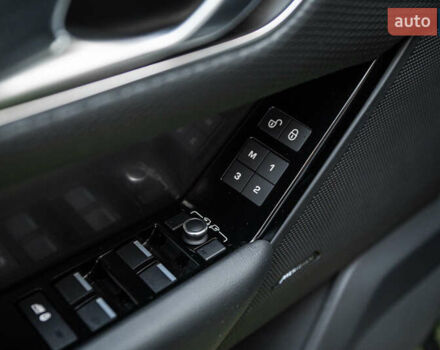 Сірий Ленд Ровер Рендж Ровер Велар, об'ємом двигуна 2 л та пробігом 49 тис. км за 39900 $, фото 27 на Automoto.ua