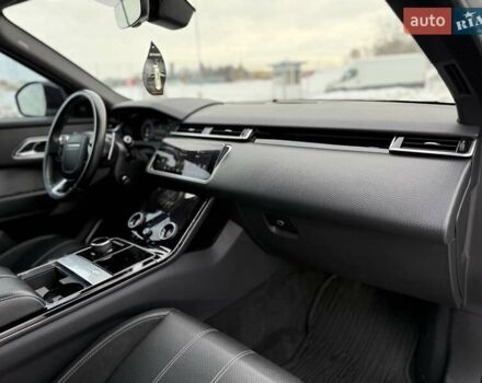 Серый Ленд Ровер Рендж Ровер Велар, объемом двигателя 2 л и пробегом 130 тыс. км за 34650 $, фото 15 на Automoto.ua