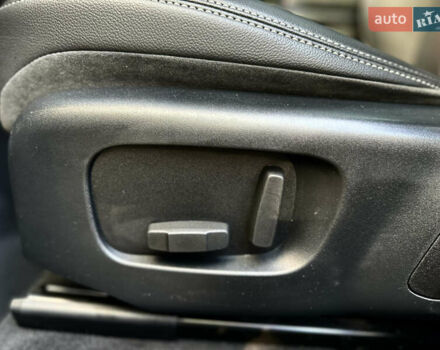 Сірий Ленд Ровер Рендж Ровер Велар, об'ємом двигуна 2 л та пробігом 174 тис. км за 34800 $, фото 23 на Automoto.ua