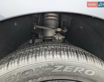 Серый Ленд Ровер Рендж Ровер Велар, объемом двигателя 3 л и пробегом 242 тыс. км за 29999 $, фото 26 на Automoto.ua