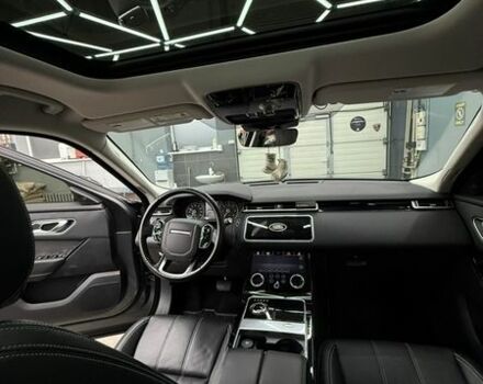 Серый Ленд Ровер Рендж Ровер Велар, объемом двигателя 2 л и пробегом 101 тыс. км за 39999 $, фото 10 на Automoto.ua