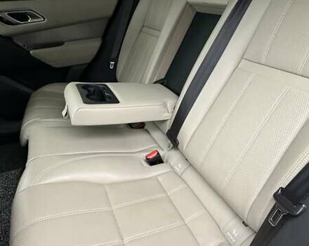 Серый Ленд Ровер Рендж Ровер Велар, объемом двигателя 2 л и пробегом 102 тыс. км за 37500 $, фото 60 на Automoto.ua