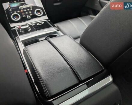 Серый Ленд Ровер Рендж Ровер Велар, объемом двигателя 3 л и пробегом 242 тыс. км за 29999 $, фото 49 на Automoto.ua