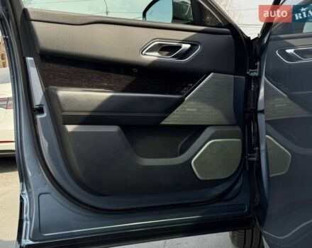 Серый Ленд Ровер Рендж Ровер Велар, объемом двигателя 3 л и пробегом 242 тыс. км за 25999 $, фото 33 на Automoto.ua