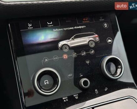 Серый Ленд Ровер Рендж Ровер Велар, объемом двигателя 2 л и пробегом 130 тыс. км за 34650 $, фото 42 на Automoto.ua