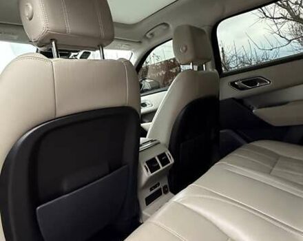 Серый Ленд Ровер Рендж Ровер Велар, объемом двигателя 2 л и пробегом 102 тыс. км за 37500 $, фото 62 на Automoto.ua