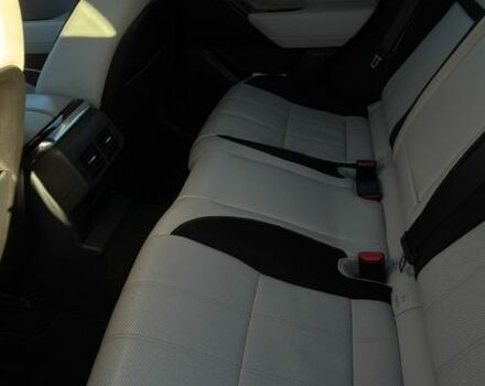 Серый Ленд Ровер Рендж Ровер Велар, объемом двигателя 2 л и пробегом 98 тыс. км за 41500 $, фото 4 на Automoto.ua