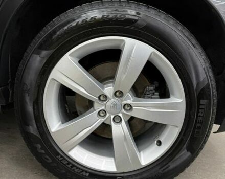 Серый Ленд Ровер Рендж Ровер Велар, объемом двигателя 2 л и пробегом 101 тыс. км за 39999 $, фото 19 на Automoto.ua