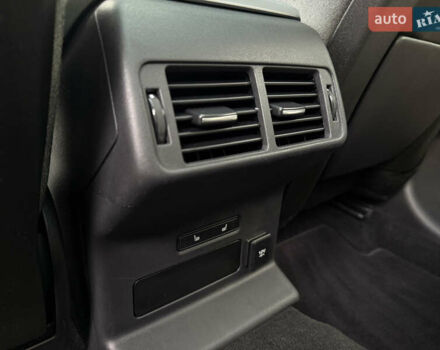 Сірий Ленд Ровер Рендж Ровер Велар, об'ємом двигуна 2 л та пробігом 30 тис. км за 39999 $, фото 37 на Automoto.ua