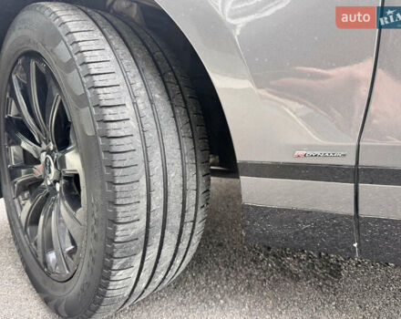 Серый Ленд Ровер Рендж Ровер Велар, объемом двигателя 2 л и пробегом 52 тыс. км за 32900 $, фото 7 на Automoto.ua