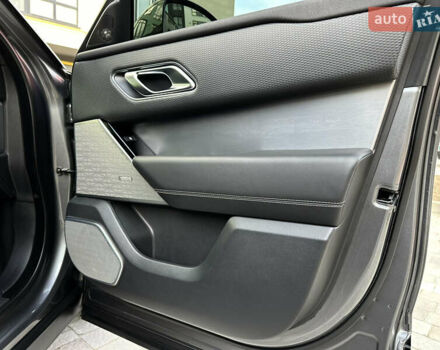 Сірий Ленд Ровер Рендж Ровер Велар, об'ємом двигуна 2 л та пробігом 174 тис. км за 34800 $, фото 49 на Automoto.ua