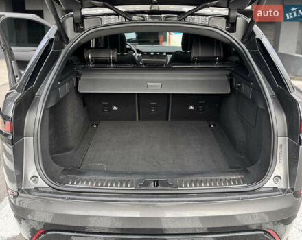 Серый Ленд Ровер Рендж Ровер Велар, объемом двигателя 2 л и пробегом 52 тыс. км за 32900 $, фото 13 на Automoto.ua