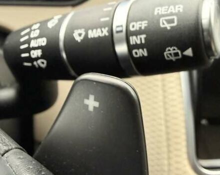 Серый Ленд Ровер Рендж Ровер Велар, объемом двигателя 2 л и пробегом 102 тыс. км за 37500 $, фото 38 на Automoto.ua