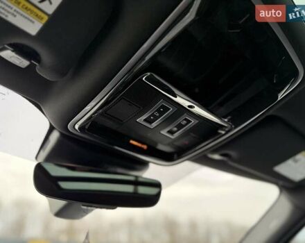 Серый Ленд Ровер Рендж Ровер Велар, объемом двигателя 2 л и пробегом 130 тыс. км за 34650 $, фото 44 на Automoto.ua