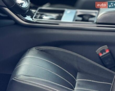 Серый Ленд Ровер Рендж Ровер Велар, объемом двигателя 2 л и пробегом 133 тыс. км за 33100 $, фото 27 на Automoto.ua