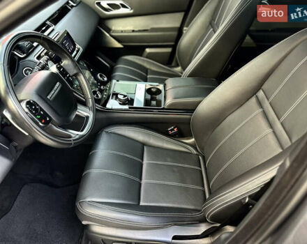 Сірий Ленд Ровер Рендж Ровер Велар, об'ємом двигуна 2 л та пробігом 174 тис. км за 34800 $, фото 28 на Automoto.ua