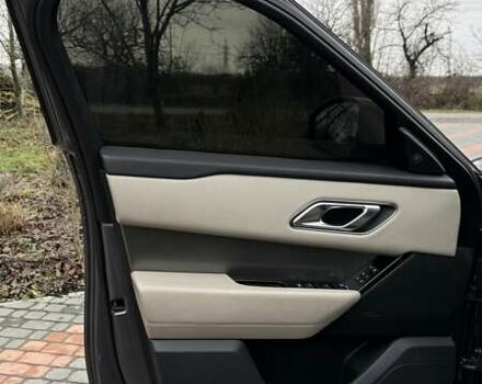 Серый Ленд Ровер Рендж Ровер Велар, объемом двигателя 2 л и пробегом 102 тыс. км за 37500 $, фото 51 на Automoto.ua