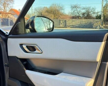 Серый Ленд Ровер Рендж Ровер Велар, объемом двигателя 2 л и пробегом 98 тыс. км за 41500 $, фото 11 на Automoto.ua